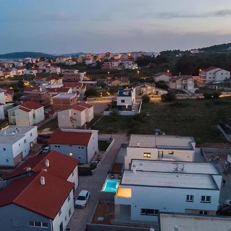 Seabreeze Holiday home *